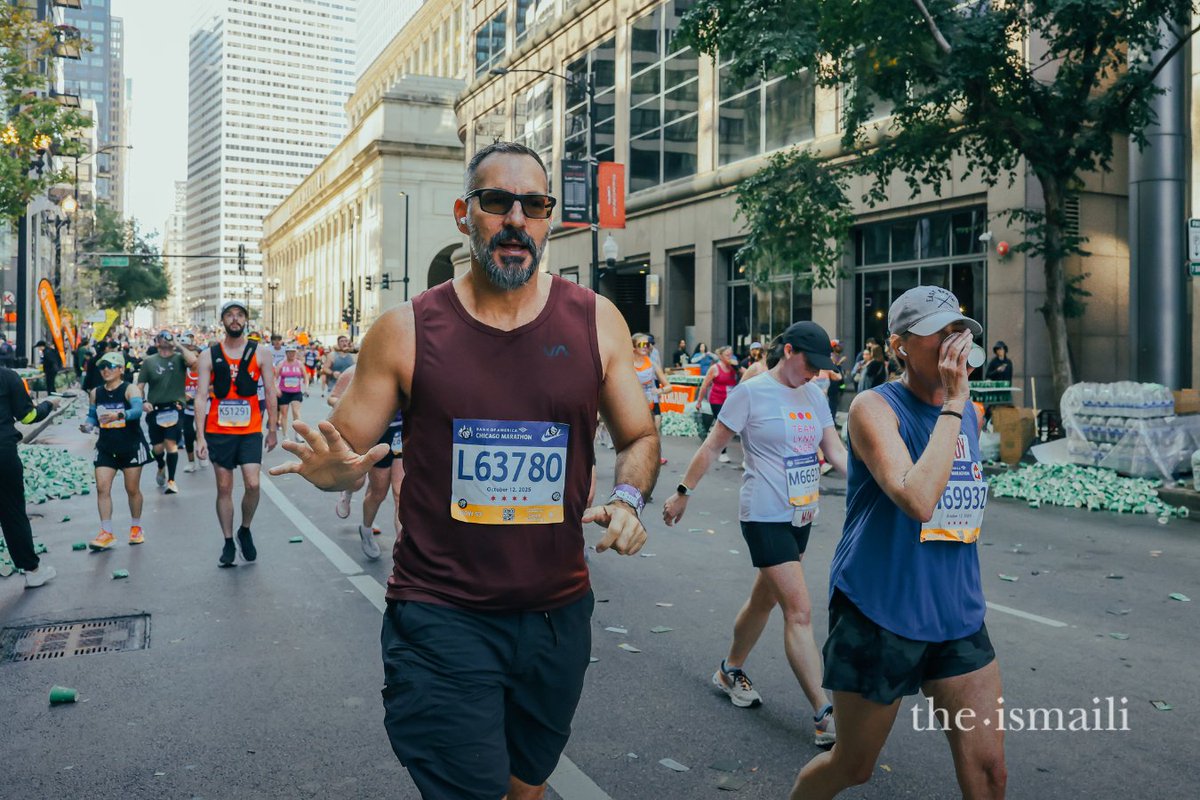 TheIsmaili's tweet image. Mawlana Hazar Imam crossed the finish line at the Chicago Marathon, one of the seven World Marathon Majors, on his birthday, Sunday October 12, 2025. He completed the 26.2 mile (42.2 km) course in just under five hours.
Read more: the.ismaili/news/mawlana-h…