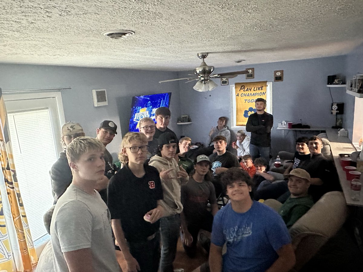 PacerFootball's tweet photo. The Switzerland County Pacers are watching the pairings show down in Vevay, IN. @IHSAAtv https://t.co/ZcVnimySsO
