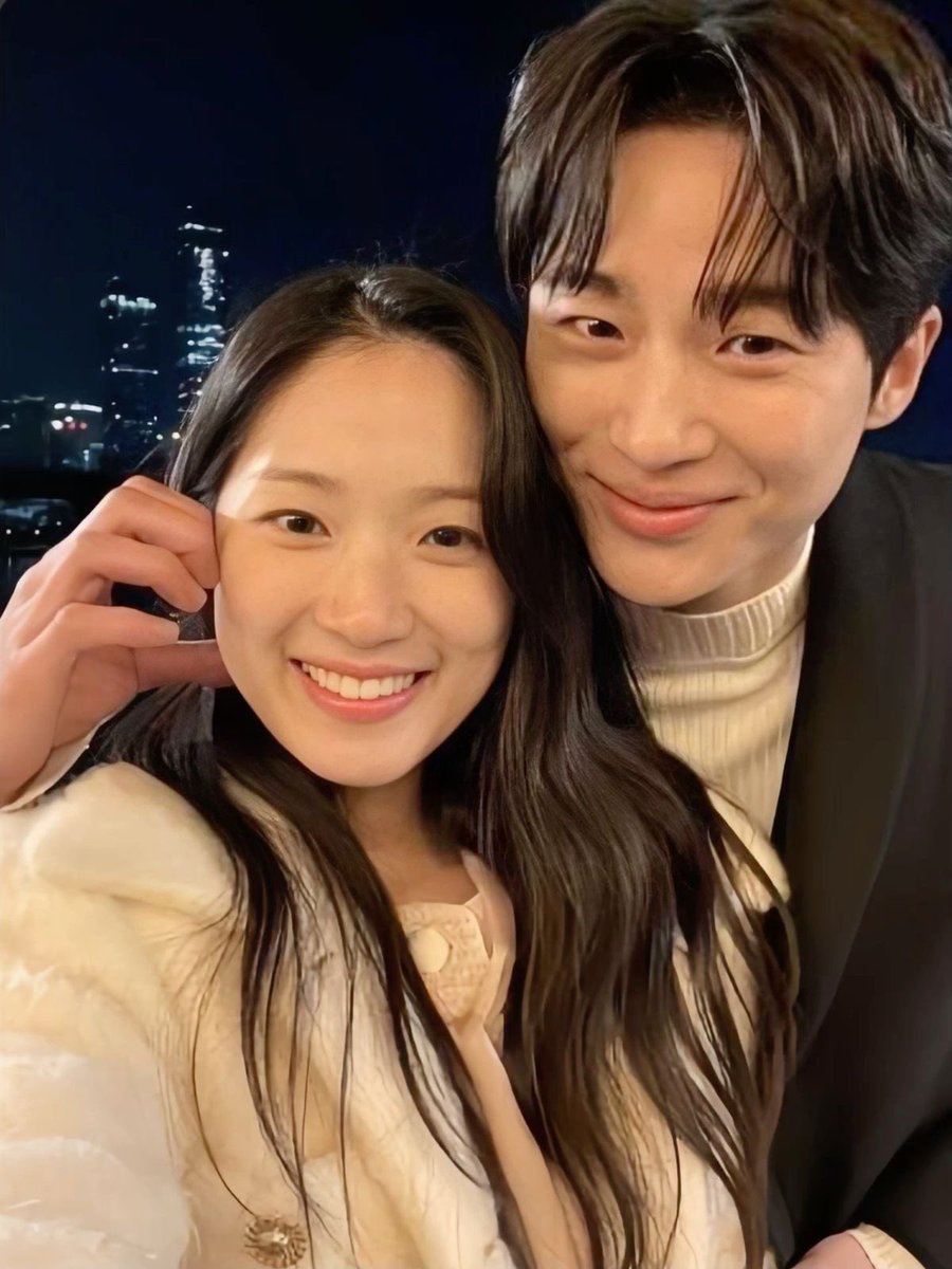 kdramasdiary's tweet photo. low key hoping they bless us with another project together soon 🤞🏻 https://t.co/ueKw8g2pn9