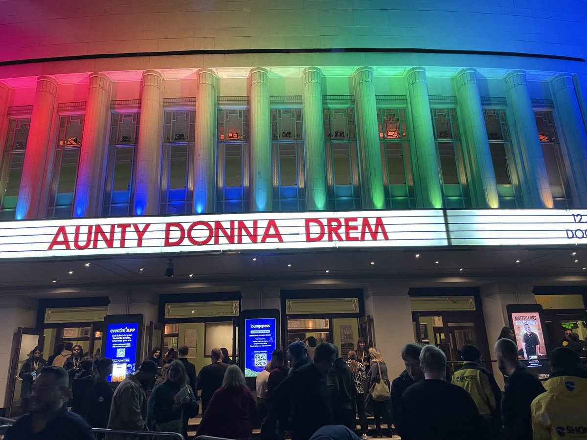 AdamBlackburn19's tweet photo. I love @AuntyDonnaBoys 

But that was kinda shit…

Oh well still love ‘em https://t.co/Cs2wczFScO