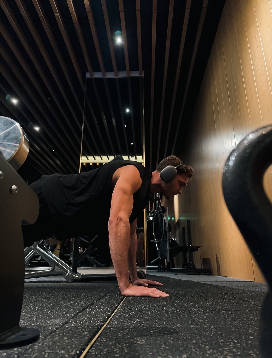 ConquerAura's tweet image. Work Hard.

Even on Sundays.