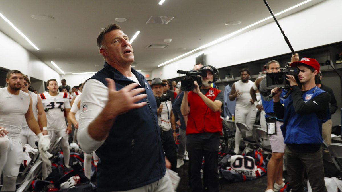 PATRIOTSdotCOM's tweet image. Go inside the Patriots locker room after their 25-19 win over the Saints. Watch HC Mike Vrabel's victory speech to the team, award game balls and break down the team huddle.
WATCH: patriots.com/video/inside-t…