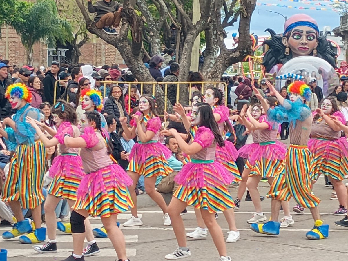 Dolores, celebra la Fiesta Nacional de la Primavera 2025, en su 63ª edición.
La ciudad se llenó de alegría, música y color con el gran desfile de carrozas y estudiantes.
Comienza la mejor parte del año!