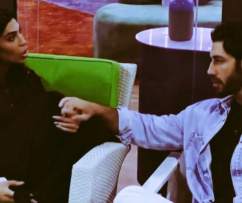 c4rillon's tweet photo. Ci accontentiamo delle briciole 🫠❤️
#grandefratello #ramer https://t.co/1b63lIUrw6