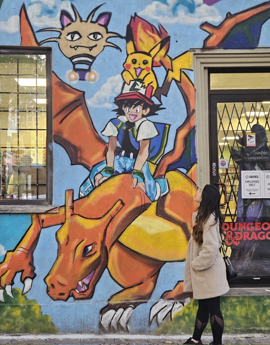 A wild new mural has appeared downtown Toronto. A great find during Solosis Community Day today 😌