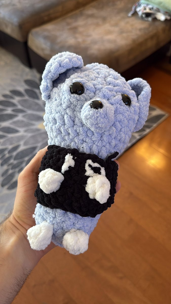 Lucky raider chihuahua is working!