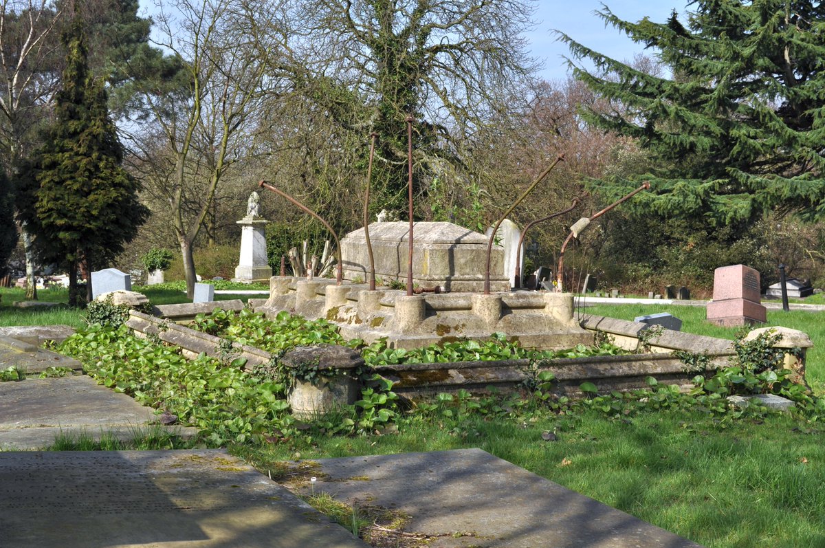 Inconvenient Dead tweet media