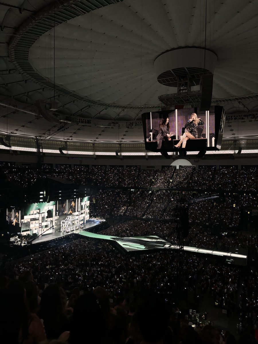 swiftiesIay's tweet image. SUDDENLY I FEEL LIKE I’M BACK IN VANCOUVER AT #TSTheErasTour @taylornation13 @taylorswift13