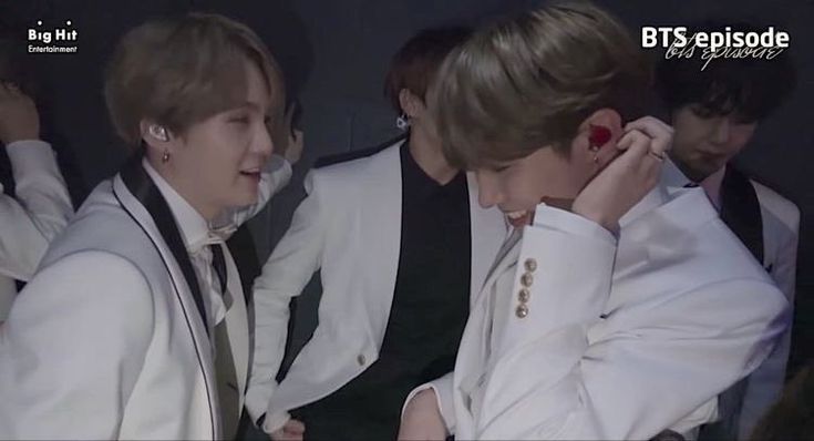 hobsi_epiphany's tweet photo. Groom and the Bride when the families tells them to go talk in alone (arrange marriage) : https://t.co/JuS1ctmj3V