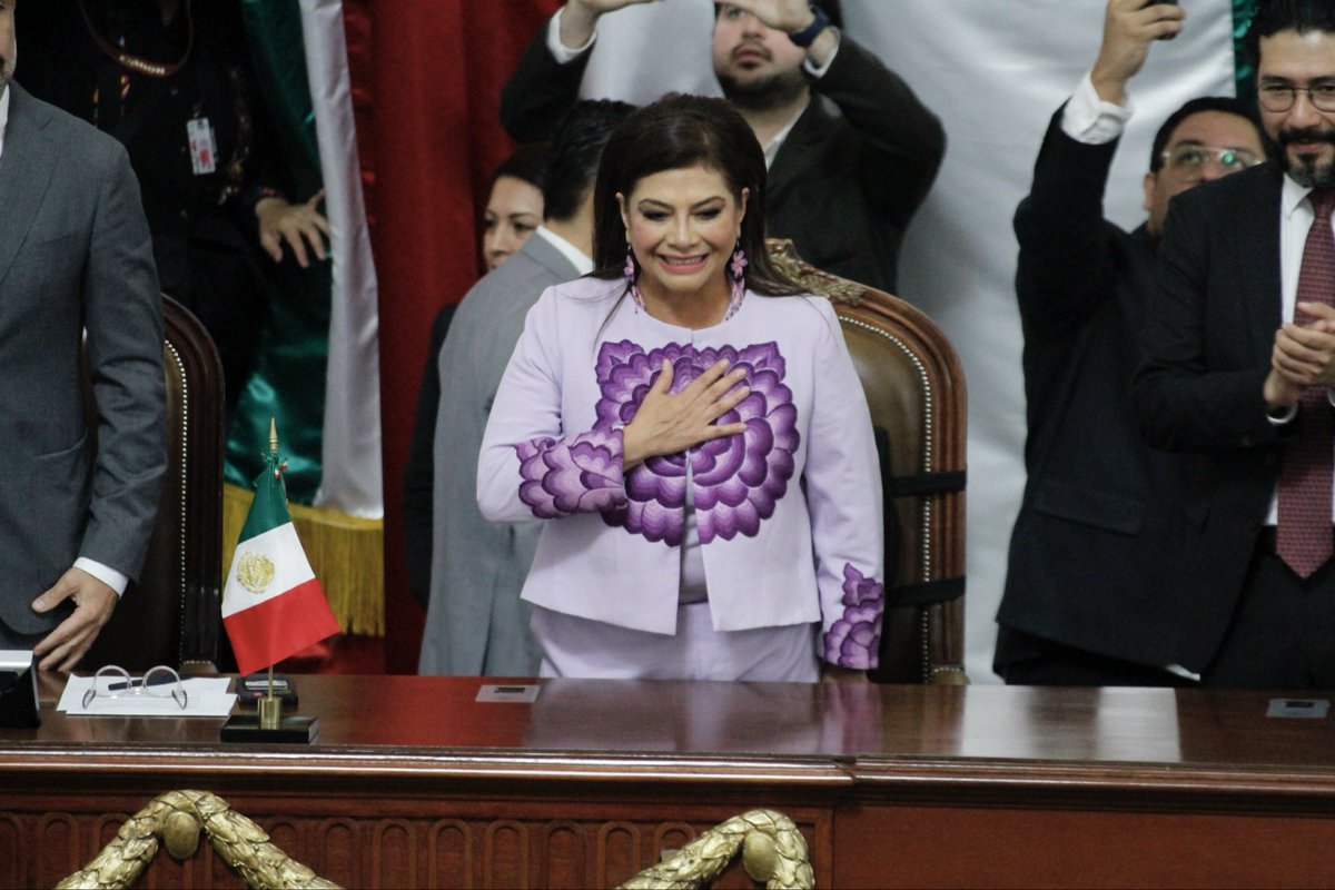 ¡La transformación se siente en cada rincón de la ciudad! 🙌🏽

Nuestro titular, <a href="/craviotocesar/">César Cravioto</a>, acompañó a la #JefaDeGobierno, <a href="/ClaraBrugadaM/">Clara Brugada Molina</a>, durante su #1erInforme en el <a href="/Congreso_CdMex/">Congreso de la Ciudad de México</a>, donde se compartieron los avances y programas que este año han mejorado la vida de miles de