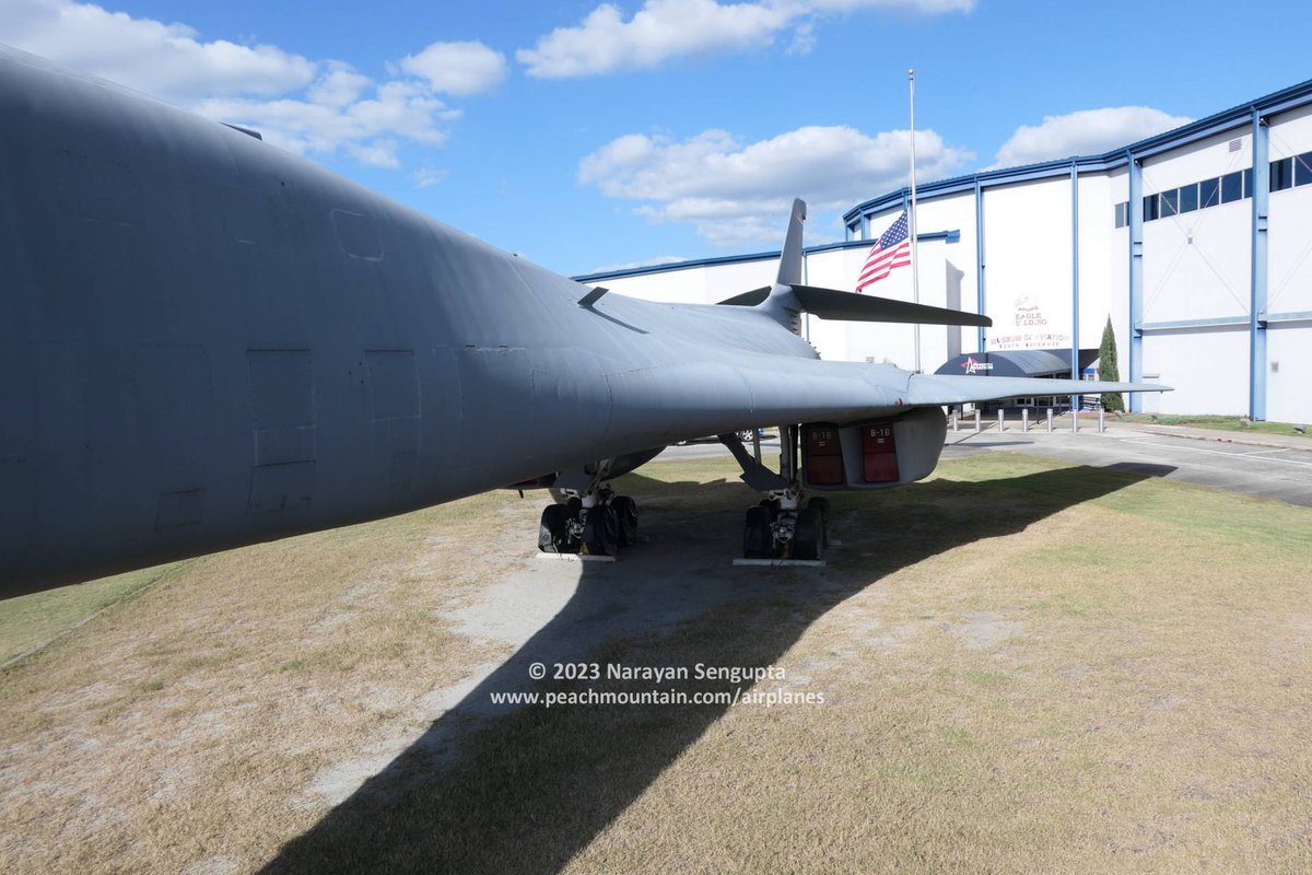 USAS_WW1's tweet image. 12/ #aviationphotography #planespotting #avgeek #aviation #USAF: The amazing swing-wing Rockwell B-1B Lancer strategic bomber up close. Looks like I had windshield wiper duty that day at Warner Robins Museum of Aviation, Georgia... 🤣🤣🤣 This is a tall bird on stilt legs!