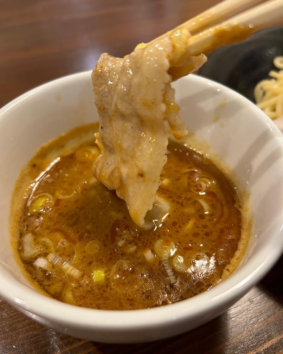 おはようございます
らぁめん麺彩家です
本日13日月曜日
昼11時〜14時L.O
夜18時〜20時30分

月〜木曜日限定
濃厚鶏白湯の塩つけ麺
数量限定販売致します

本日限定
お食事の方に
プチシュープレゼント

お知らせ
fc岐阜7連勝限定メニュー
飛騨結旨豚しゃぶのカレー味噌つけ麺
17日.18日限定販売