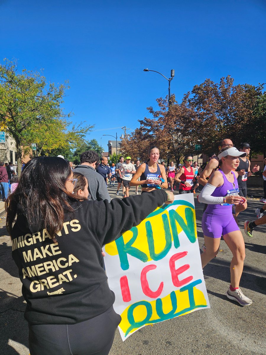 rickperlstein's tweet image. Whose streets? Our streets. #ShowMeYourHellhole #chicagomarathon2025