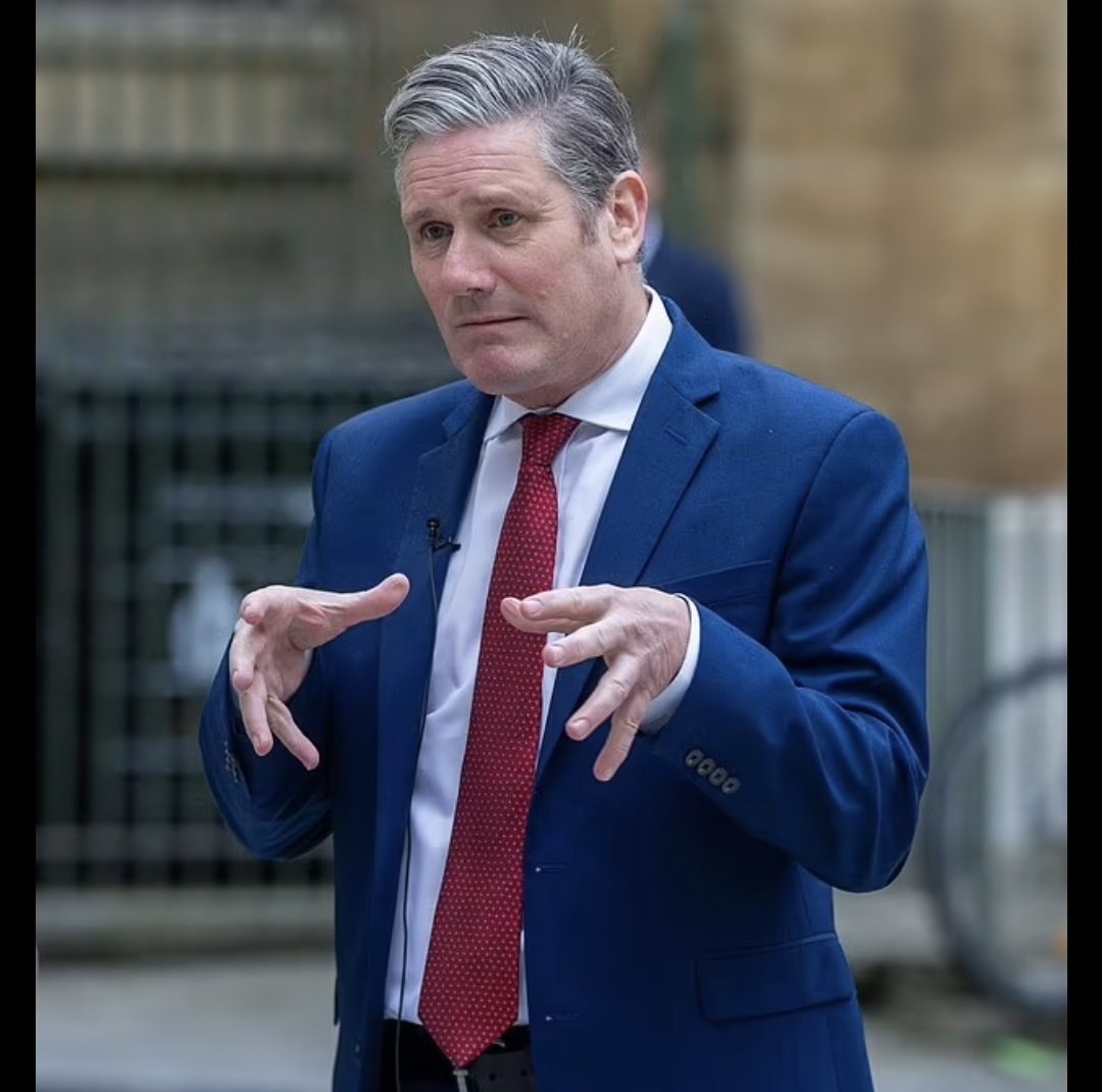 The UK government is set to hand over up to £40 billion in aid as a starter to help rebuild gaza 🤦🏼‍♂️

Yet we are £2.9 trillion in debt 🤨