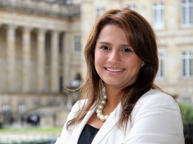 eleccionescolom's tweet image. #ATENCION
Usted tiene una imagen favorable o desfavorable de la precandidata presidencial Paola Holguín?

🔁 Desfavorable 
❤️ Favorable