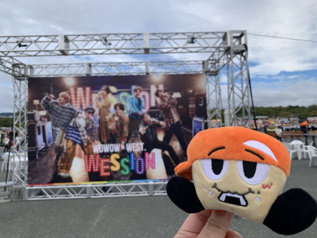 shi19970809ka's tweet photo. 私のWESSION FESTIVAL 2025
1日目
#WESSION #WESSIONFESTIVAL2025 #WESSIONフェス #WESTꓸ
エントランス
WESTꓸフォトブース
入場規制待機列看板w https://t.co/SXR5yLTPWV