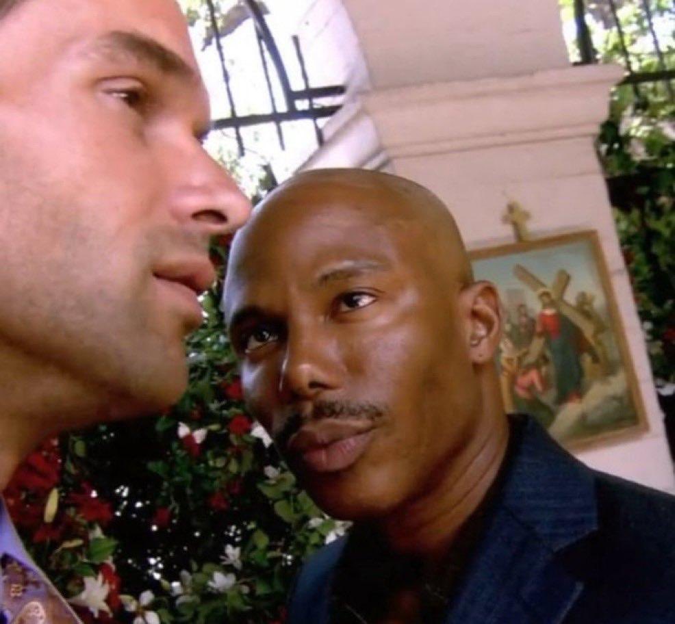 el otro día estábamos hablando con mi novio de un chabon que había cagado a su mujer y él re casual me dijo “si vas a engañar a tu pareja lo tenes que hacer prolijo” ¿???