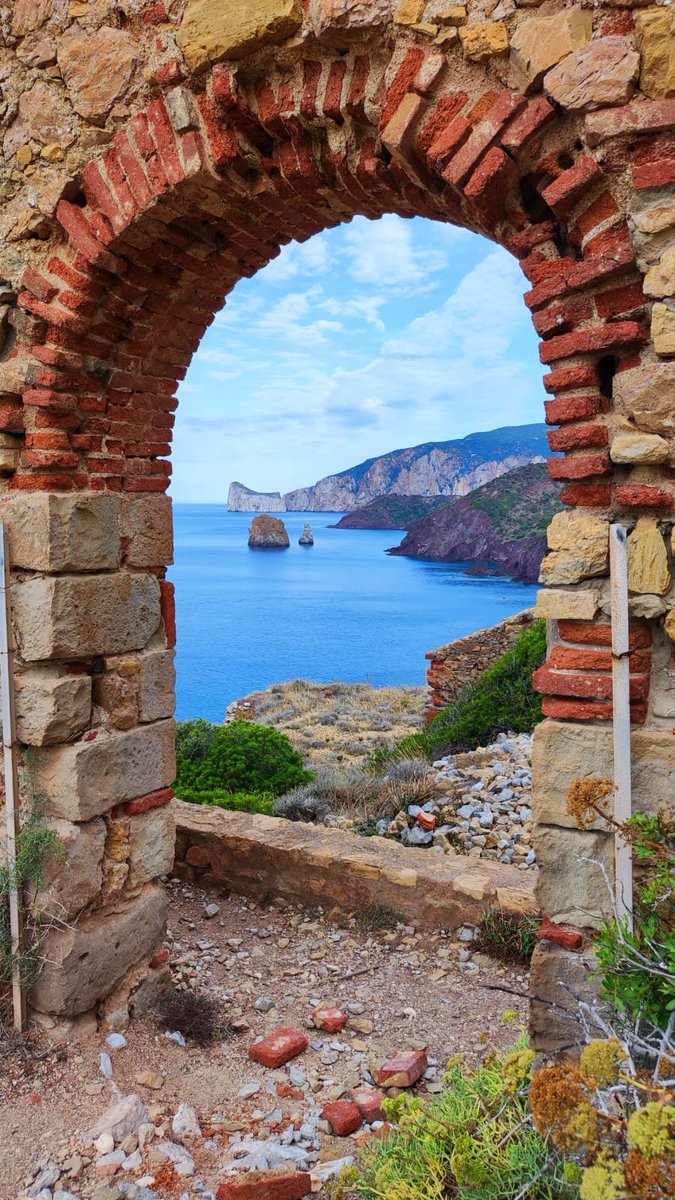 #Nebida
...un bel panorama visto dalla #Laverialamarmora
Buon lunedì a tutti.