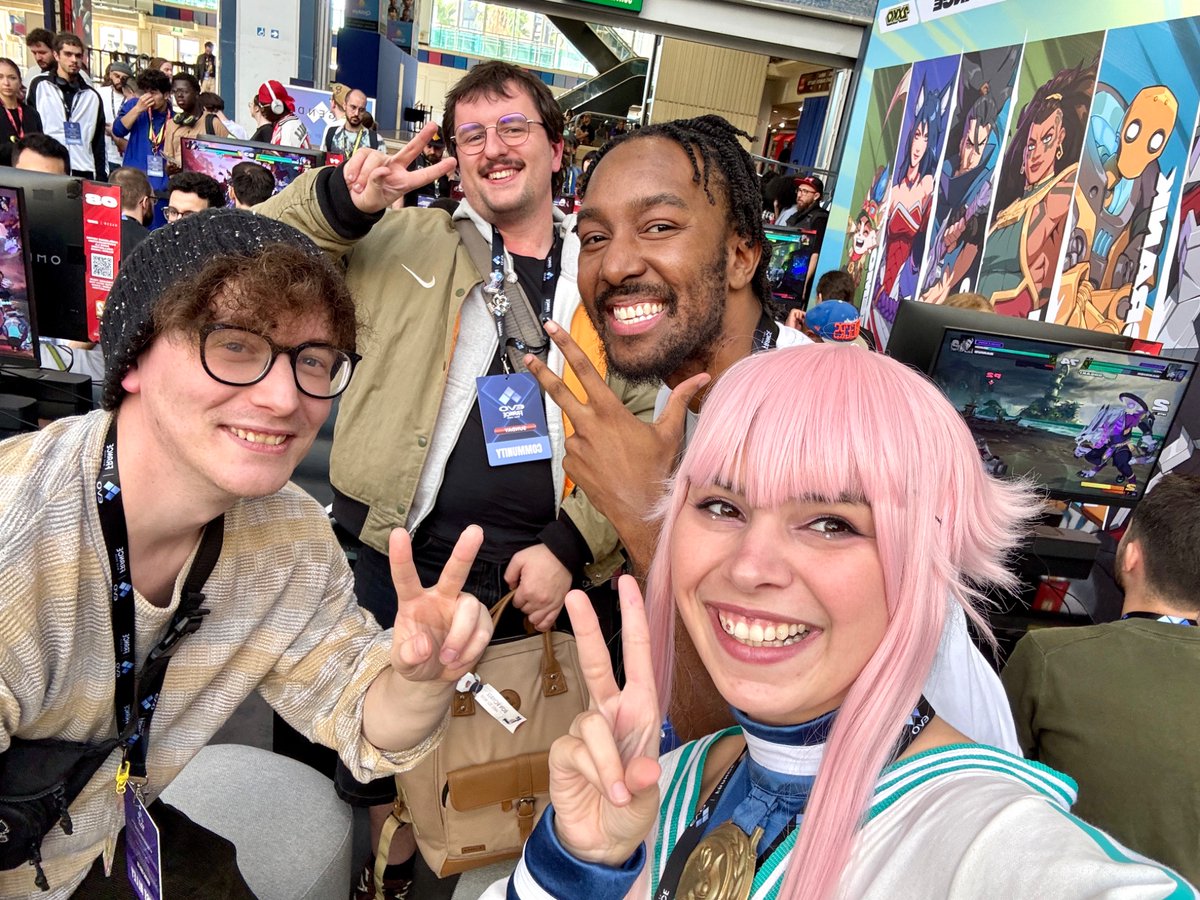 EVO France you were STUNNING!! I got to booth, cosplay, play games, learn new languages, eat snacks from so many different country and even did some skiing !! 
Thank you so much for having me &amp; for all the support !!