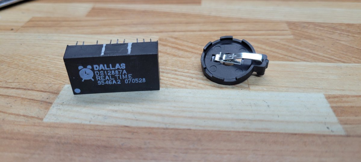 AndrewsTechBrk's tweet image. A little surgery on the Dallas chip and the message is gone and BIOS settings can now be saved again.
#retrocomputing #pcclones #pentium