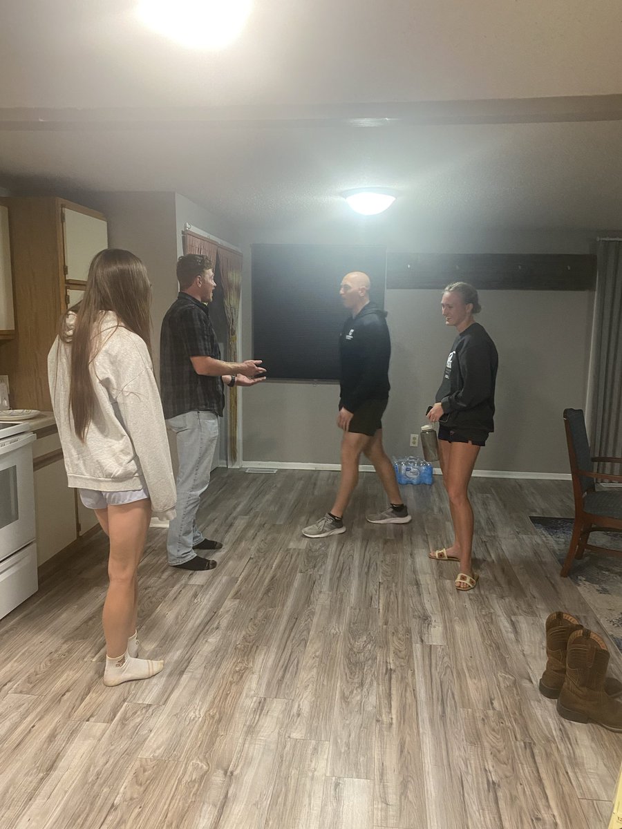 angeladanzermo1's tweet photo. Nebraska Hoco fun! 
Nothing like having all your kiddos together …. , dinner , football, family game night and Lots of sibling craziness 😊
 still so hard driving away ❤️ @cunebulldogs @PatrickDaberkow https://t.co/L7sxsK85j8