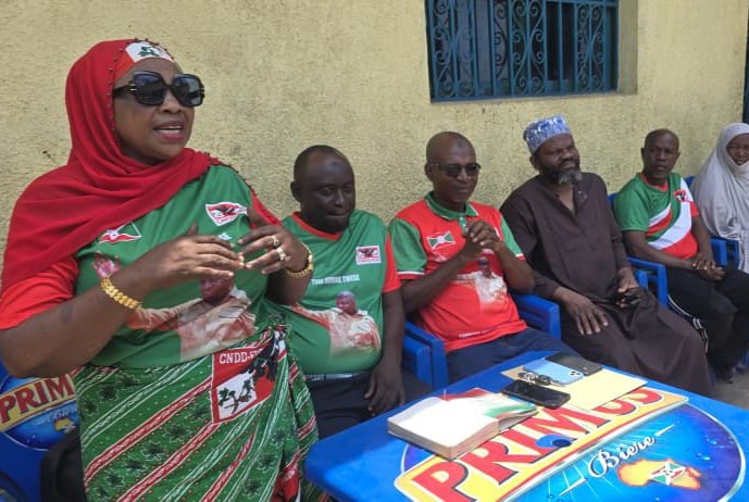 DieudonneN33068's tweet photo. Buja mukaza zone #buyenzi Q.#Ruvumera habaye ikoraniro kaminuza mumugambwe #CNDD-FDD nkuko vyari bitegekanijw #mumitumba Yose igiz igihugu cose cu @Burundi ico Gikorwa muri Q.@Ruvumera kikaba cagenze neza.Tukaba dukej inzego nshasha zizew #nabagumyabanga https://t.co/snLexG5fEC