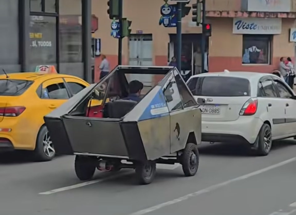 ManuelRojano17's tweet photo. Cuando compras tu TESLA en TEMU 🤦🏼‍♂️😂😂😂😎 https://t.co/VxIMAoWcqT
