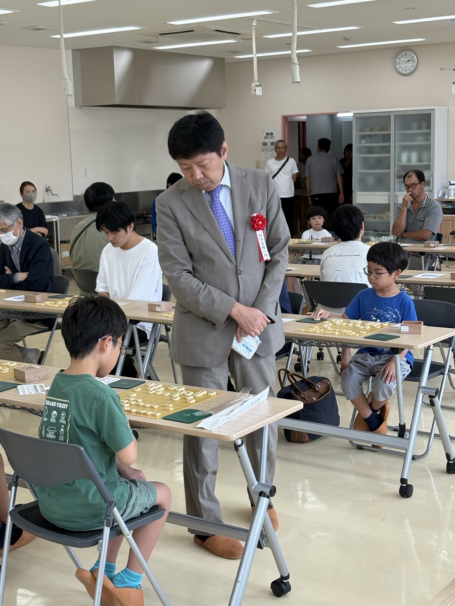 hatiwank's tweet photo. 第３回梅みかん将棋大会、無事終了しました！
ご協賛いただいたJAわかやま様をはじめ関係者の皆さま、杉本八段、伊藤奨励会初段、宮本様、そしてご参加いただいた将棋ファンの皆さま、本当にありがとうございました😊

128名満員で将棋のパワーを感じました🍊運営の改善点もあり、それは来年に🙌 https://t.co/TDgBl5zYwy