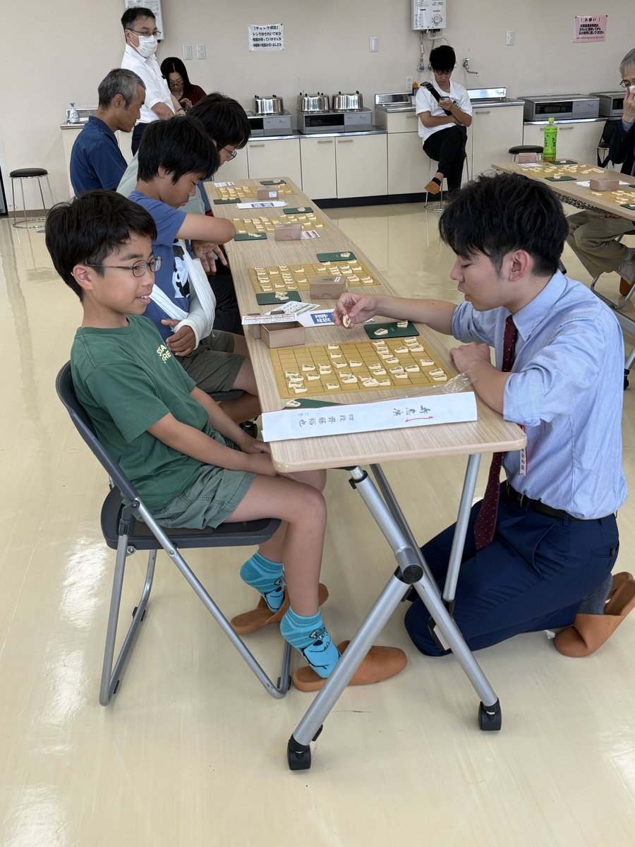 hatiwank's tweet photo. 第３回梅みかん将棋大会、無事終了しました！
ご協賛いただいたJAわかやま様をはじめ関係者の皆さま、杉本八段、伊藤奨励会初段、宮本様、そしてご参加いただいた将棋ファンの皆さま、本当にありがとうございました😊

128名満員で将棋のパワーを感じました🍊運営の改善点もあり、それは来年に🙌 https://t.co/TDgBl5zYwy
