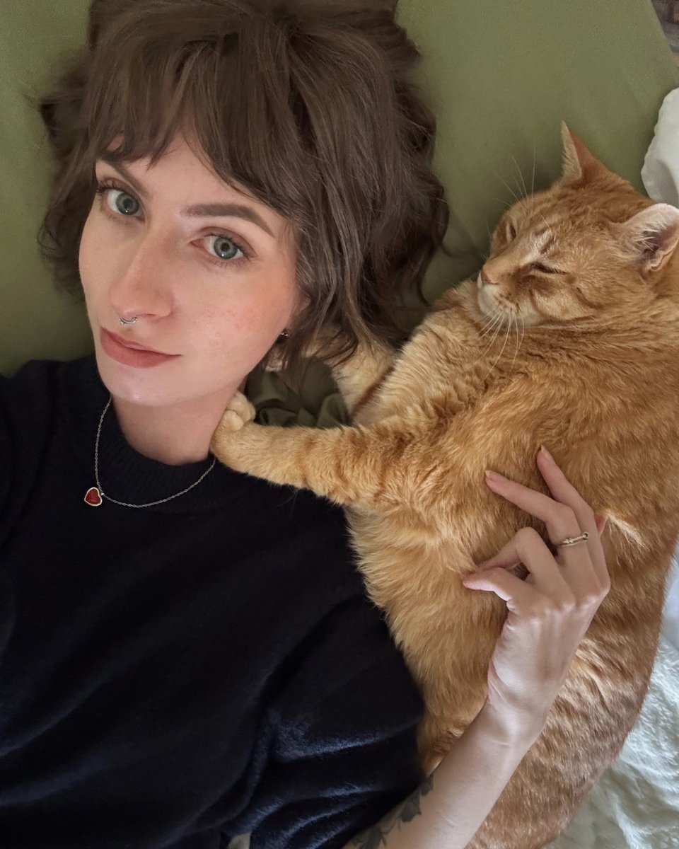 tinygreenbug's tweet image. this orange beast of gargantuan proportions