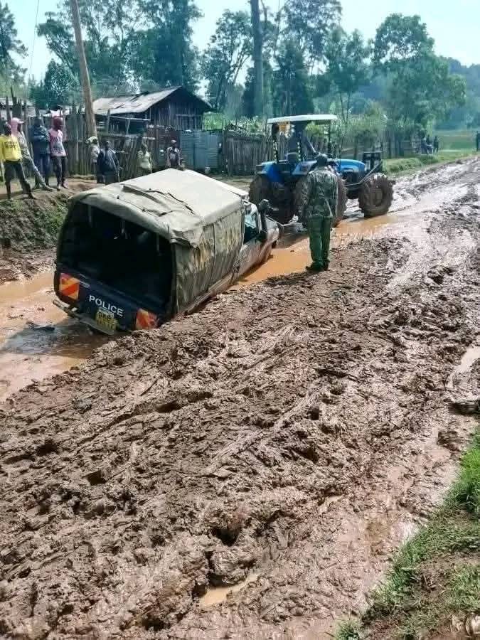 ptaahm007's tweet image. Those are roads in Kiyona in Muranga Kigumo, so stop the cry baby attitude...in your place, u have been having m.p since 1963...if not check the map properly, maybe you're in Somaliland.. #RutoMustGo #RutoLiesAllTheTime #Wantam