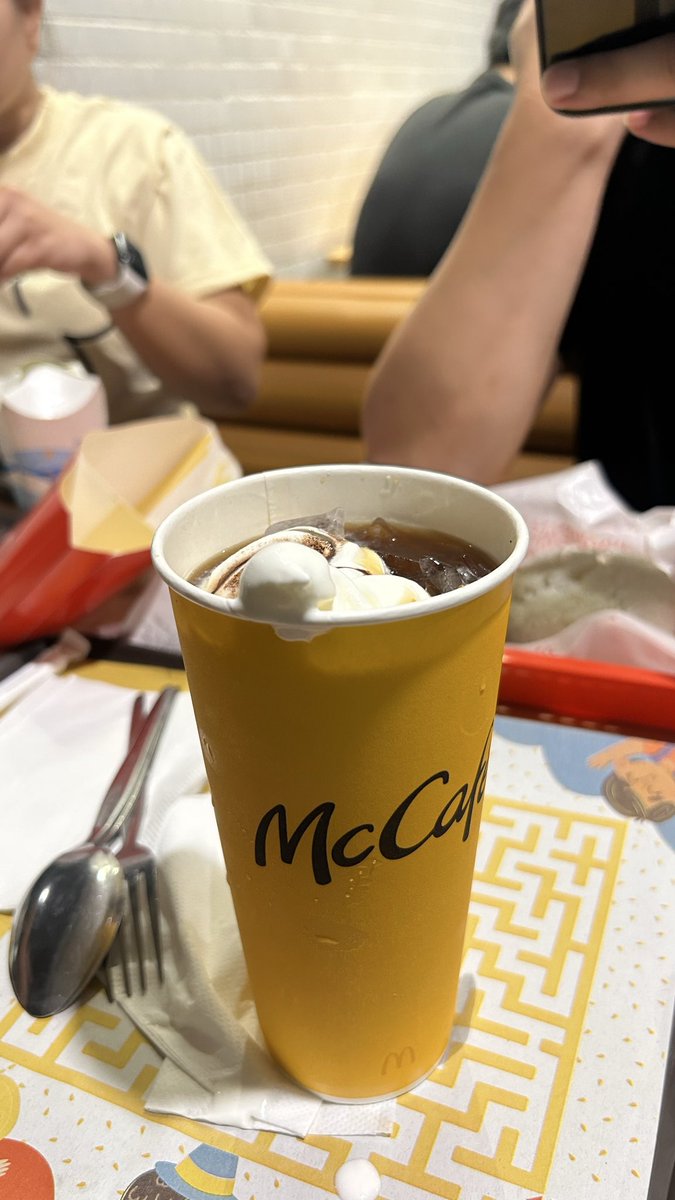 earwinnnnn's tweet photo. midnight coffee 😄 https://t.co/Ur8faZtd9N