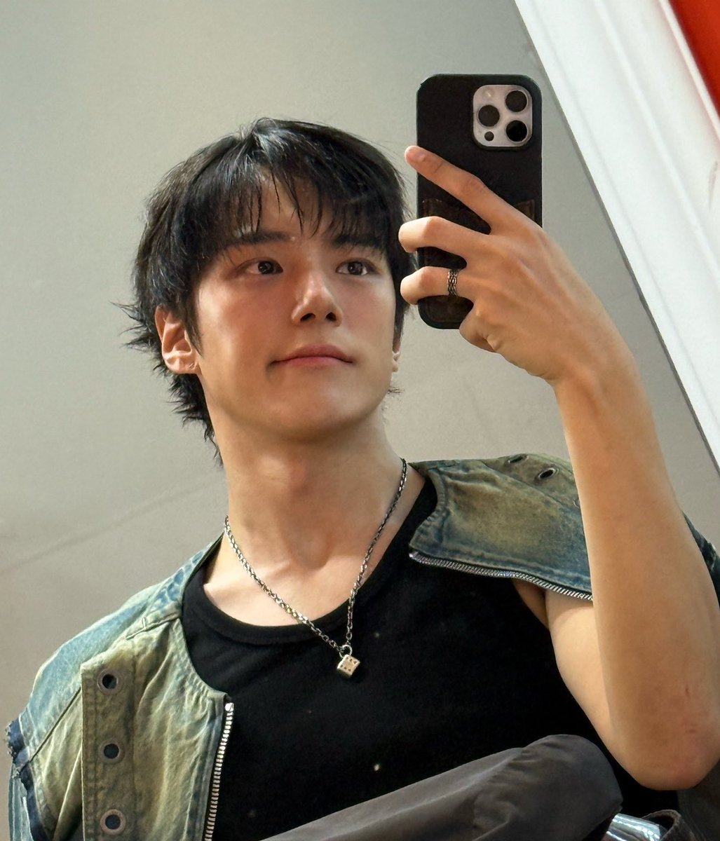 iqazaleh's tweet image. sweet like, um, can&apos;t deny🎶 

#MBBSD #MONBEBESELCADAY #민혁