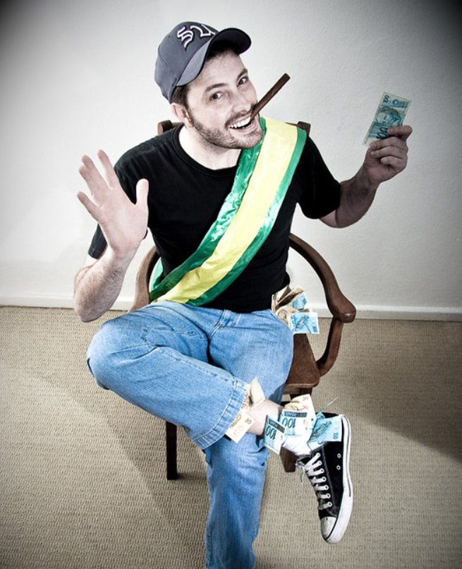 ⚖️ 🗣️ Deputado Kim Kataguiri propõe a “Lei Danilo Gentili”, que concede IMUNIDADE penal e civil a qualquer pessoa que faça críticas, mesmo que ofensivas, a integrantes dos Poderes Executivo, Legislativo e Judiciário.