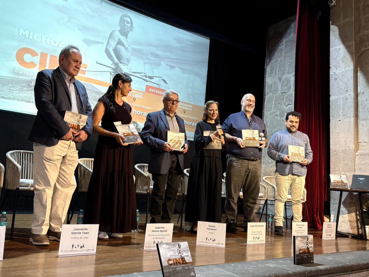 📚✨ Hoy se presentó el libro “Michoacán en el cine. Episodios en la pantalla”, de Jaime Vázquez, una publicación que celebra la relación entre el cine y nuestra tierra 🎥💛 #MoreliaEsCineMexicano

A través de una cuidada selección fotográfica del acervo de <a href="/FilmotecaUNAM/">Filmoteca UNAM</a>, el