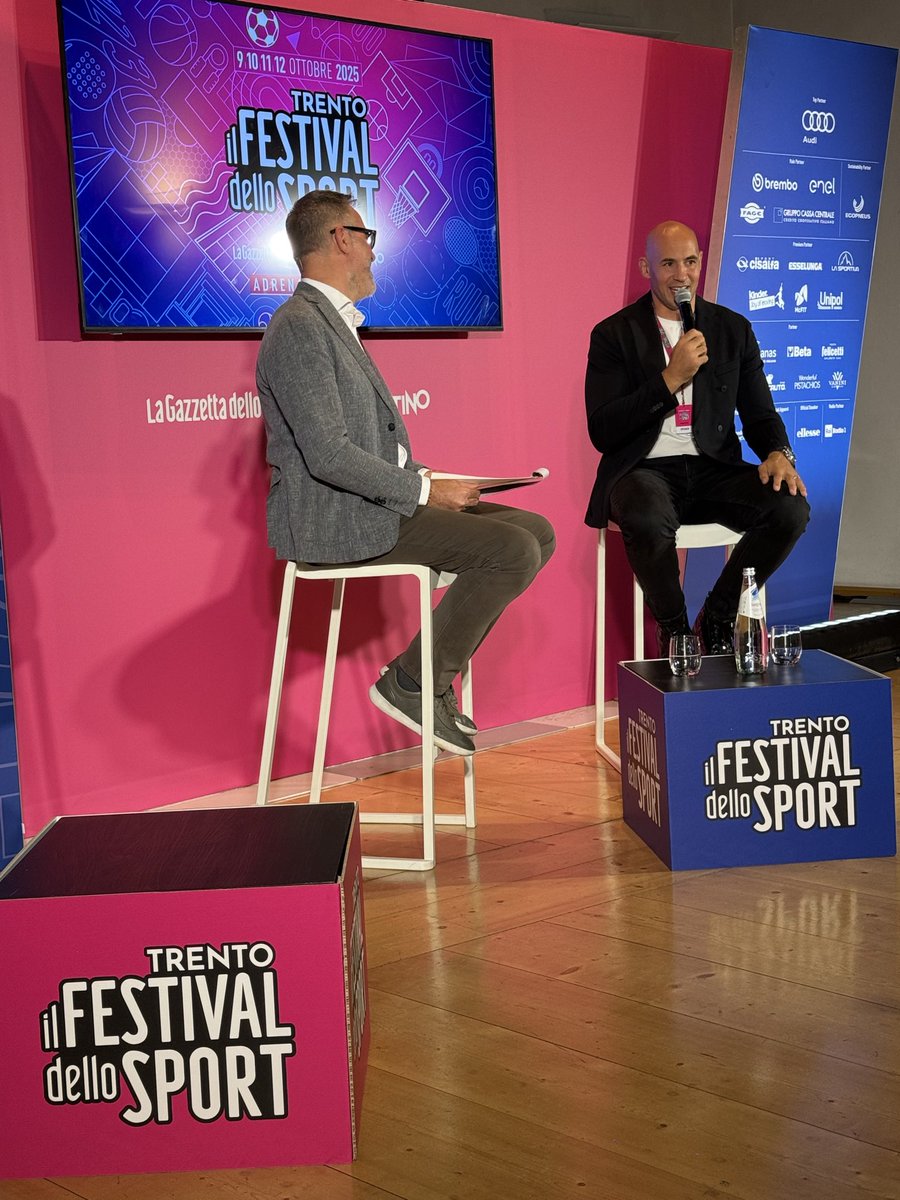 sergioparisse's tweet photo. Bellissima serata a Trento per il Festival dello Sport! @Gazzetta_it @sbattaggia #rugby https://t.co/MZAWl65pYP