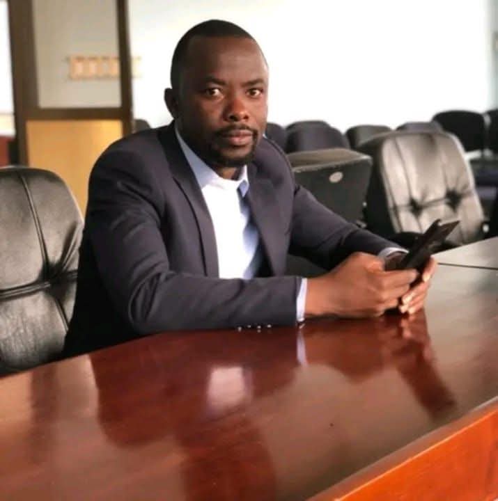 Huko Bukoba, wakili ametekwa Ijumaa asubuhi wakati anaenda kazini. Anaitwa Dunstan Mujaki, ni advocate wa kujitegemea, Bukoba mjini.

Utekaji umekuwa suala la kawaida; kila mtu yuko hatarini.

#ChangeTanzania