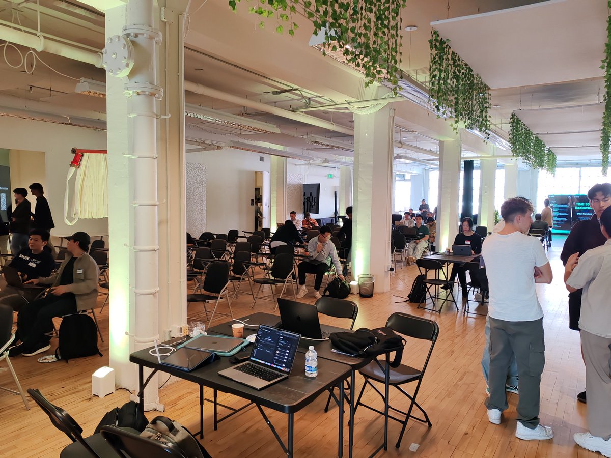 jayyenlim95's tweet image. At @Trae_ai SOLO hackathon.

IDE looks super promising

#SFTechWeek