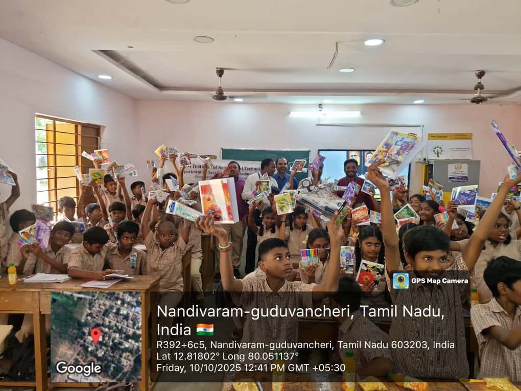 SoC_SRMIST's tweet image. 🌟 Outreach Program on “Modern Technology in the Real World” 
DSBS, School of Computing, @SRM_Univ  inspired Govt. Middle School students at Potheri East with sessions on modern tech & real-world innovation
Empowering young minds through STEM! 🚀
#SRMIST #DSBS #SchoolOfComputing
