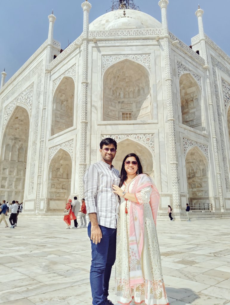 srkomkar's tweet photo. I never imagined the day would come when I’d be standing in front of majestic Taj, holding your hand @guptapriti232 and wishing you #HappyBirthday. Your pretty smile and enchanting charm outshine even the monument of love itself. Wishing you endless love, joy and success forever. https://t.co/4giV89W60v