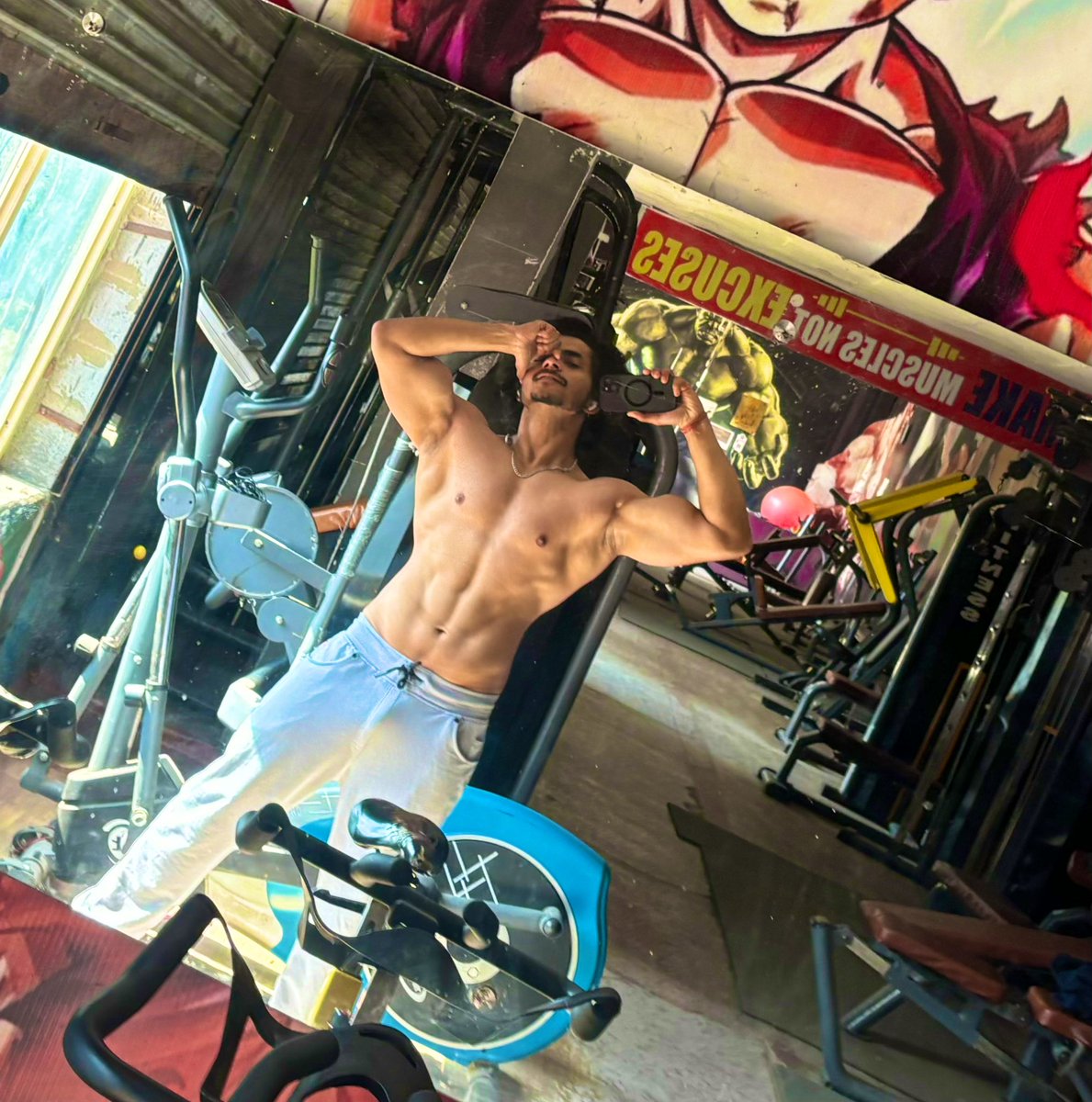 This was me more than a year ago. More or less I still look the same!

I think have prolly hit plateau yet again! Need to play around a bit to break it this time.

Setting up some serious fitness goals by EOY. Gimme some targets?
