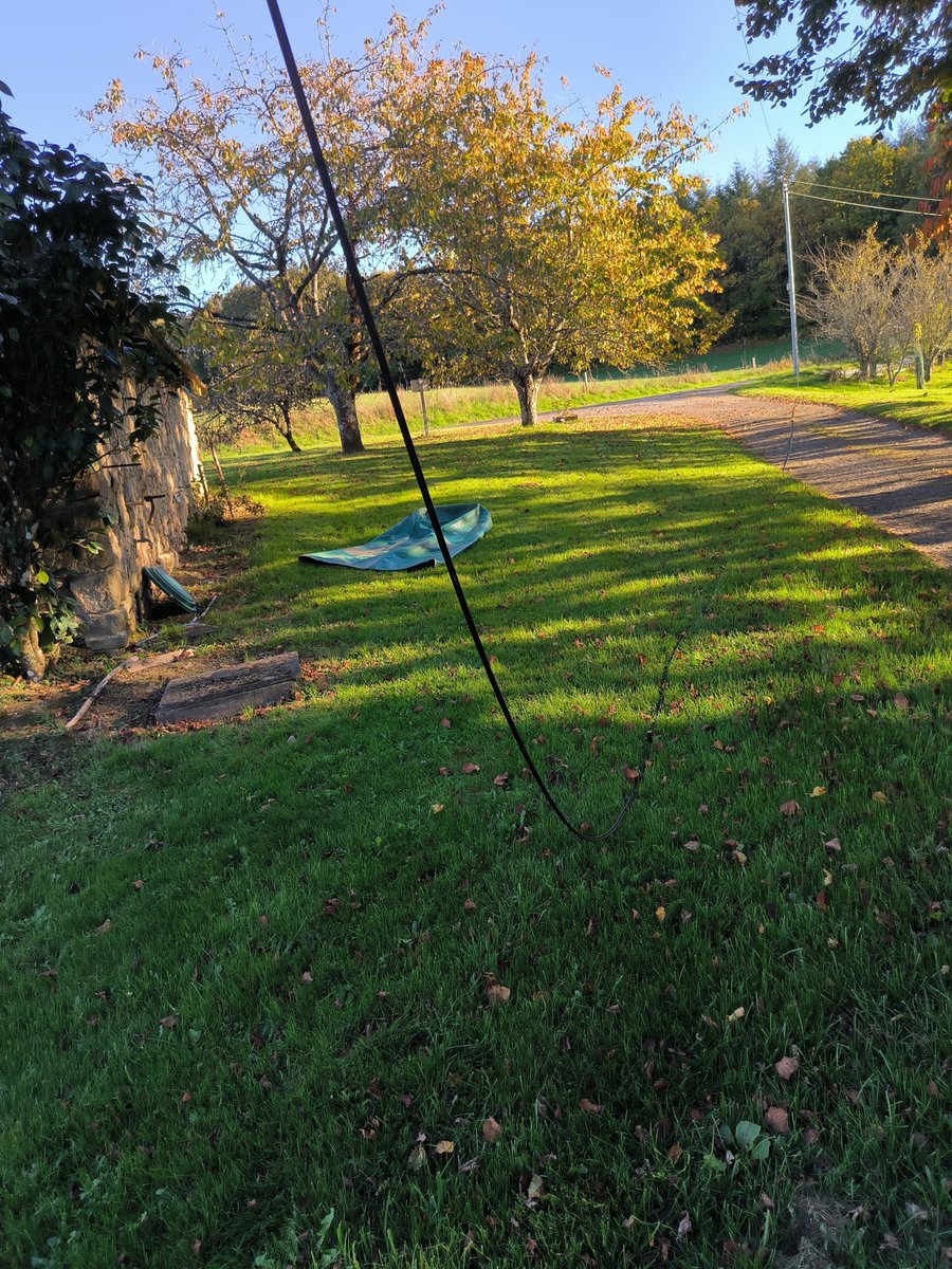 belingard's tweet photo. @Orange_conseil @Orange_France @DORSAL_Syndicat @SDelautrette hélas le cable cuivre vient de céder malgré la réparation faite par un agent Orange. Il menace d'interrompre à tout moment la desserte Internet. Demande d'intervention d'urgence https://t.co/yJdIxxF2EL