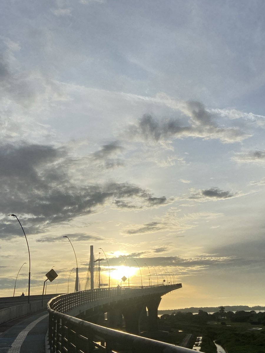 Julyandre23's tweet image. Parte favorita de levantarme a correr…verte en la creación ✨🙌🏻