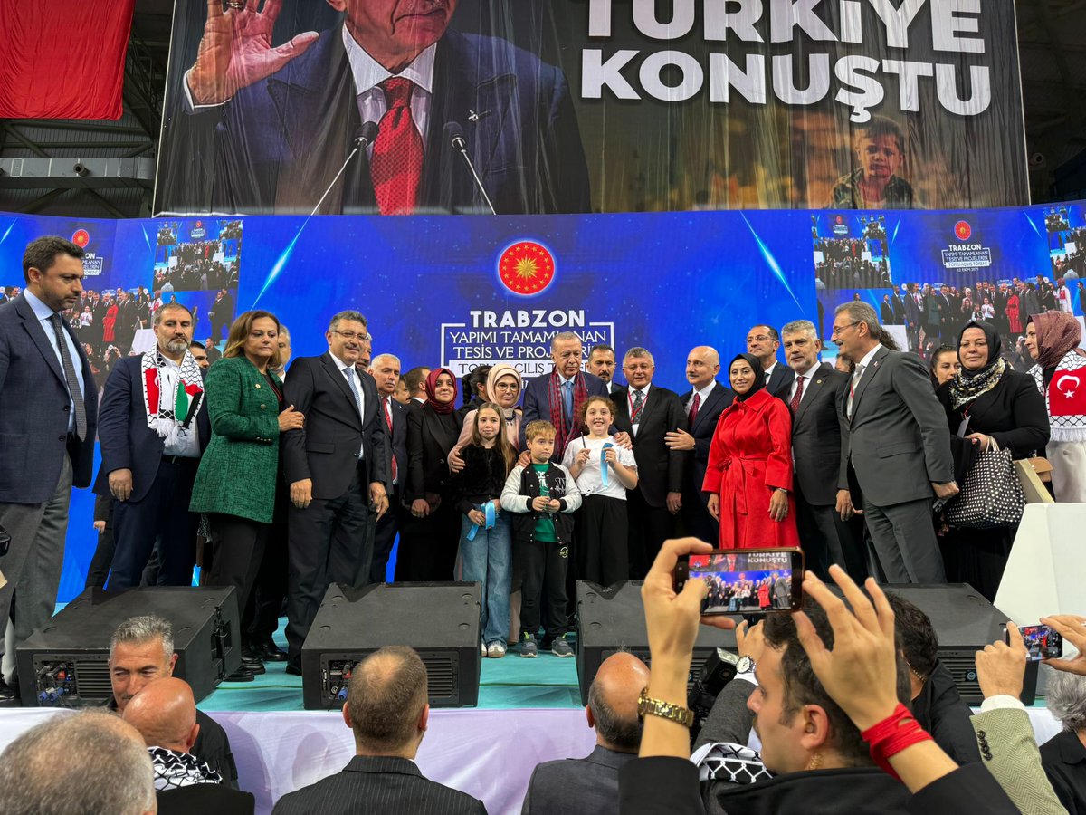 Cumhurbaşkanımız Sayın Recep Tayyip Erdoğan’dan Trabzon’a Hızlı Tren Müjdesi👇trabzon.gov.tr/cumhurbaskani-…