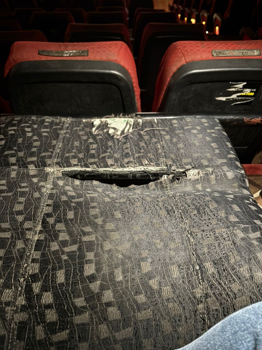 kool1449's tweet photo. Paying ₹800+ for a premium recliner experience at INOX Cuttack, hoping for a relaxing Sunday evening — but got one of the worst experiences ever.
Seats were torn, broken &amp; more uncomfortable than regular ones.
Please take this seriously @INOXMovies @PicturesPVR #Cuttack https://t.co/bX4tY3AnNd