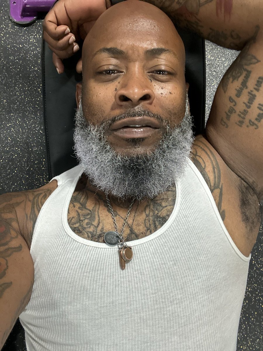 Midcity5041's tweet image. I can be any/every guy u need….#lightwork