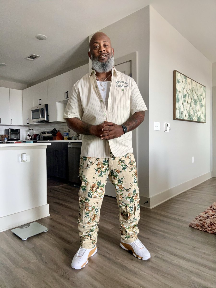 Midcity5041's tweet image. I can be any/every guy u need….#lightwork