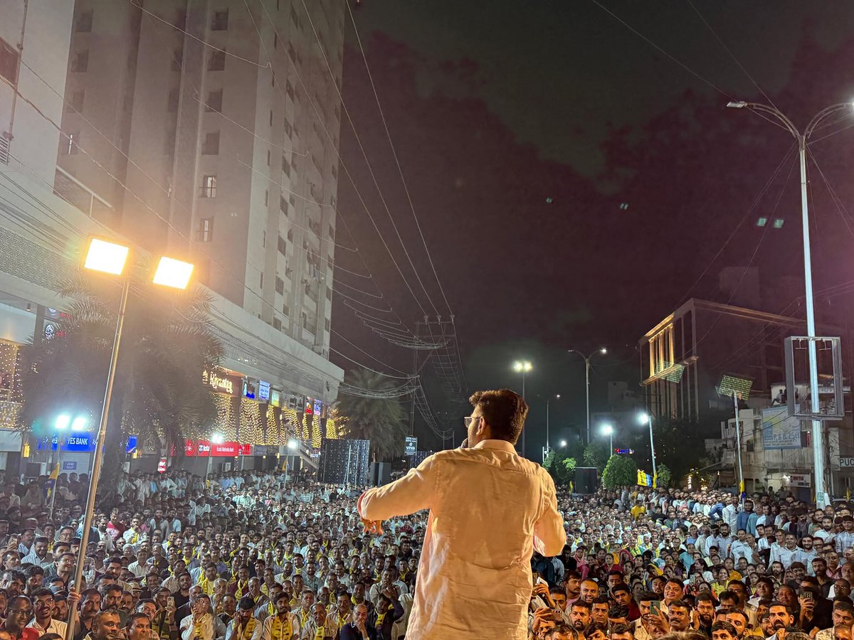 AAPGauravSingh's tweet image. ये भीड़ नही गुजरात में भाजपा के खिलाफ बगावत की तस्वीर है,,

जनता आम आदमी पार्टी का इंतजार कर रही है,

गुजरात में आम आदमी पार्टी की सुनामी आने वाली है 🔥🔥🔥🔥🔥🔥🔥🔥🔥🔥
@Gopal_Italia