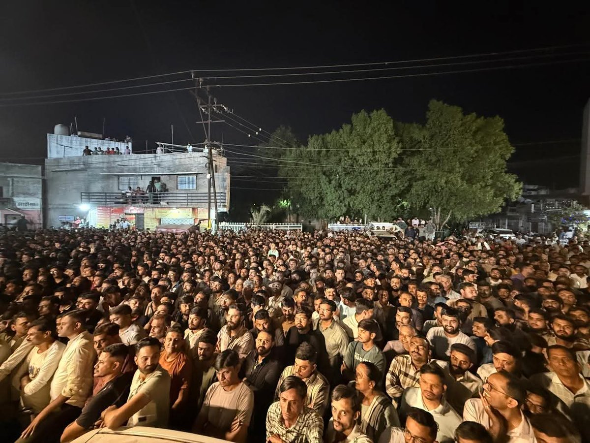 AAPGauravSingh's tweet image. ये भीड़ नही गुजरात में भाजपा के खिलाफ बगावत की तस्वीर है,,

जनता आम आदमी पार्टी का इंतजार कर रही है,

गुजरात में आम आदमी पार्टी की सुनामी आने वाली है 🔥🔥🔥🔥🔥🔥🔥🔥🔥🔥
@Gopal_Italia