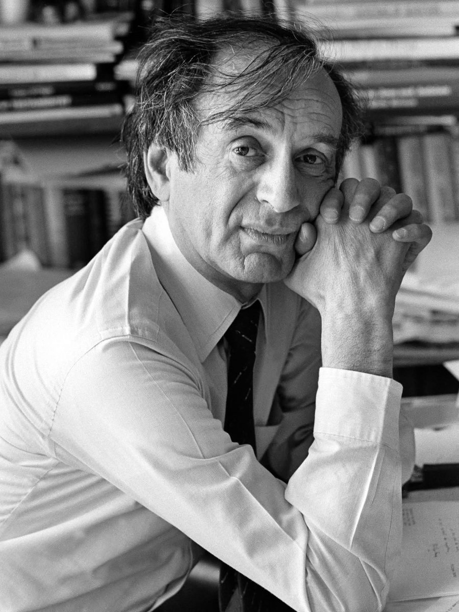 "J'ai juré de ne jamais me taire quand des êtres humains endurent la souffrance et l'humiliation, où que ce soit. Nous devons toujours prendre parti. La neutralité aide l'oppresseur, jamais la victime. Le silence encourage le persécuteur, jamais le persécuté."
Elie Wiesel,